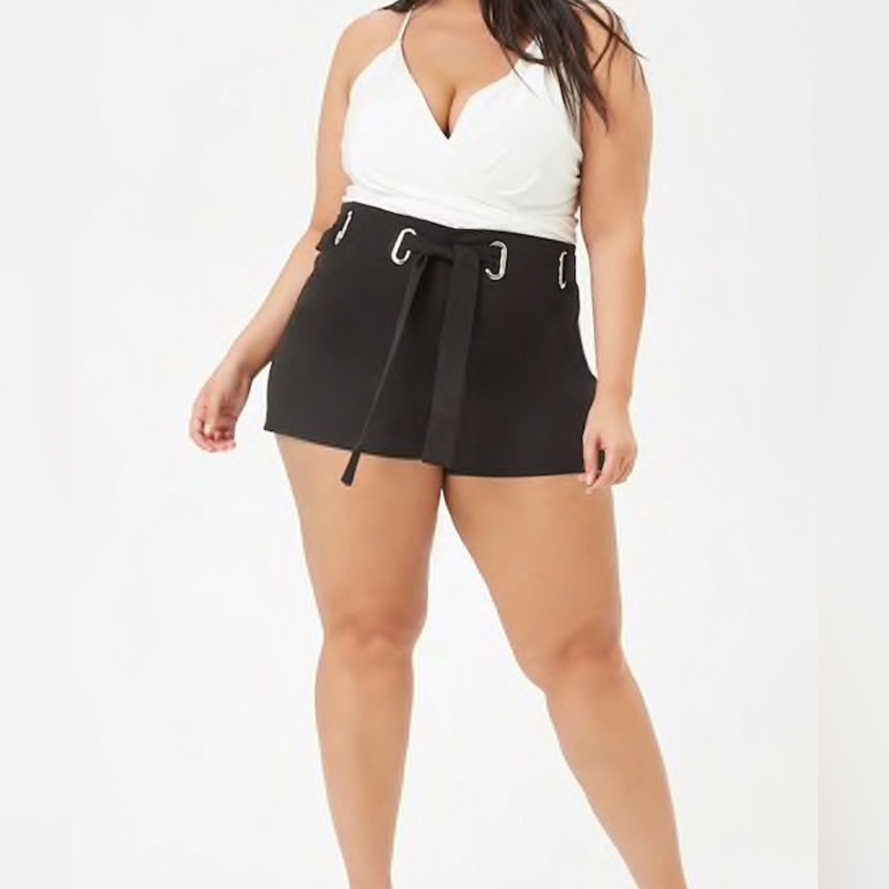 Plus Size Belted Shorts